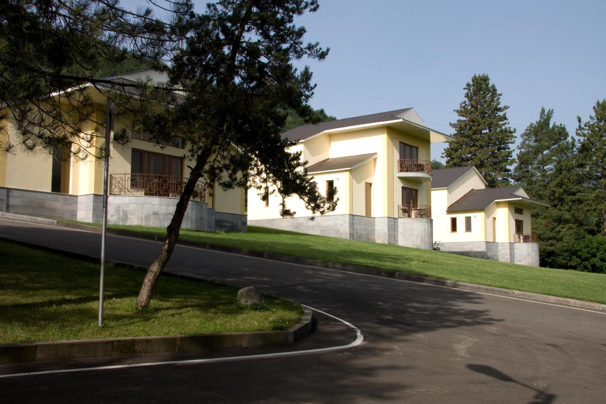 Hotel Dilijan Resort ภายนอก รูปภาพ