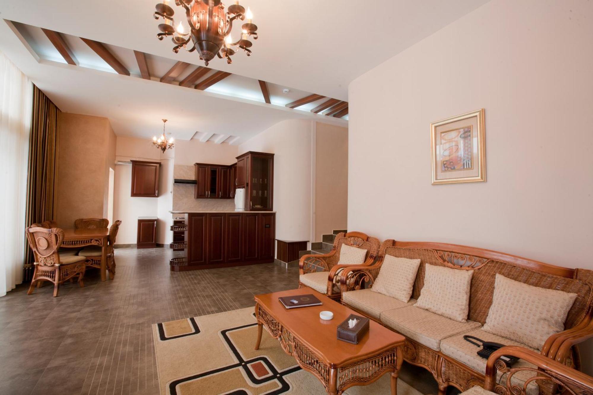 Hotel Dilijan Resort ภายนอก รูปภาพ