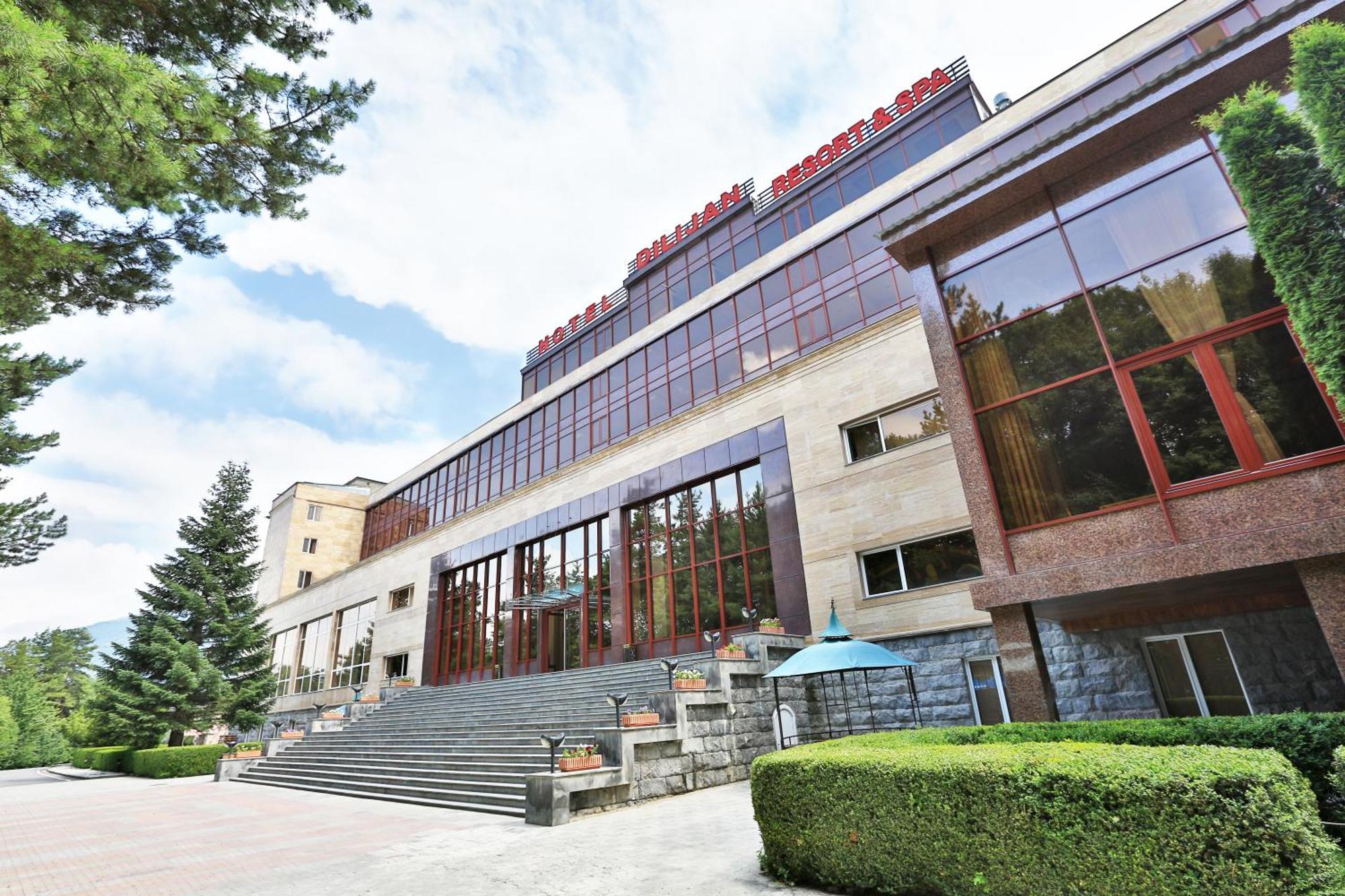 Hotel Dilijan Resort ภายนอก รูปภาพ